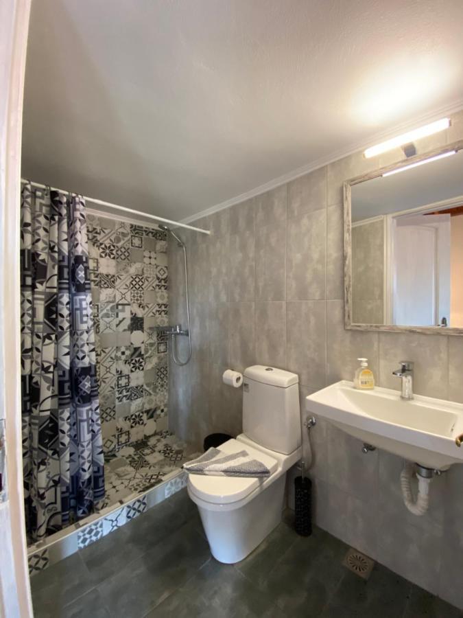 Roxani Studios-Apartments เปตรา ภายนอก รูปภาพ