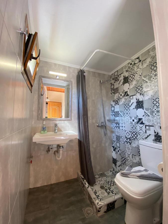 Roxani Studios-Apartments เปตรา ภายนอก รูปภาพ