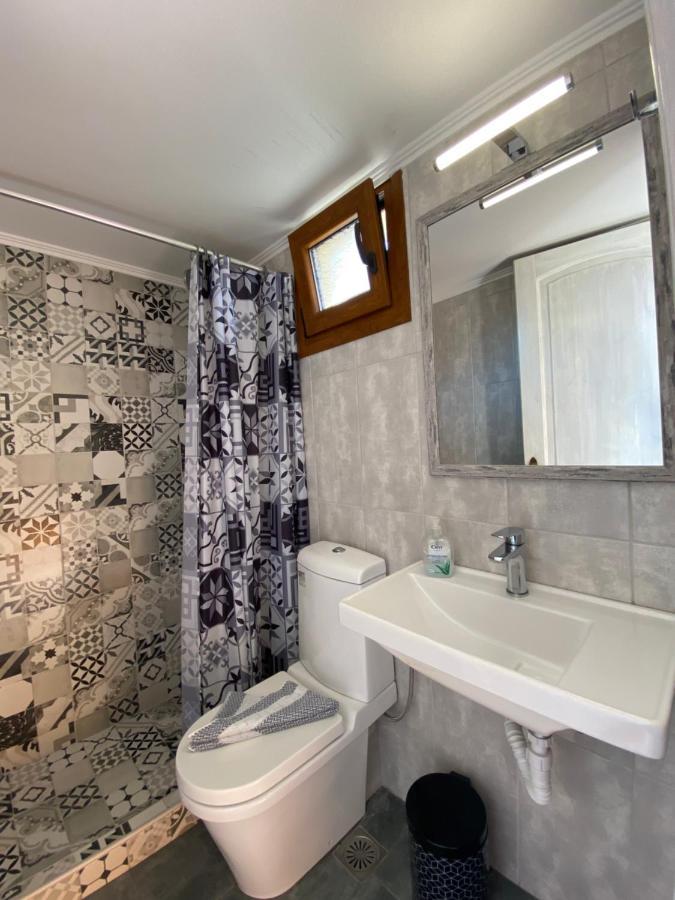 Roxani Studios-Apartments เปตรา ภายนอก รูปภาพ