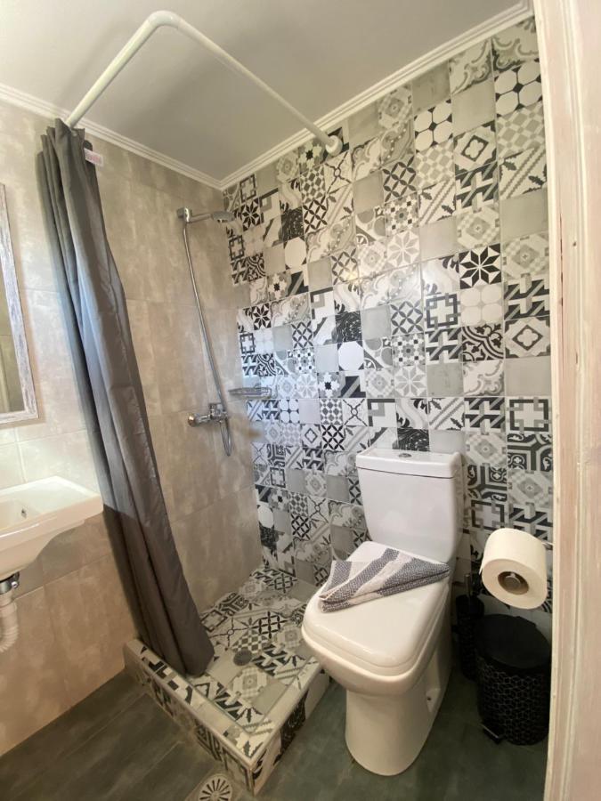 Roxani Studios-Apartments เปตรา ภายนอก รูปภาพ