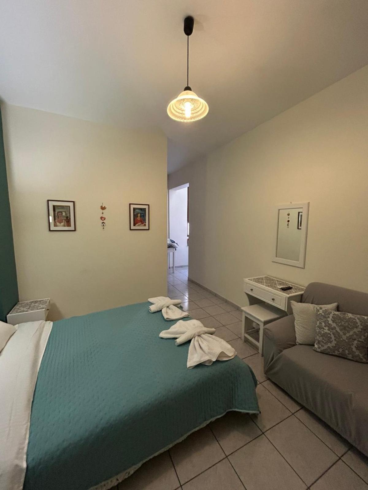 Roxani Studios-Apartments เปตรา ภายนอก รูปภาพ